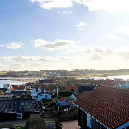 Holiday home Three-bedroom Holiday In 8 *